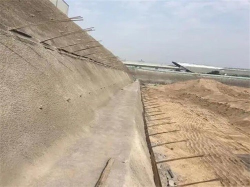 香坊河道边坡加固